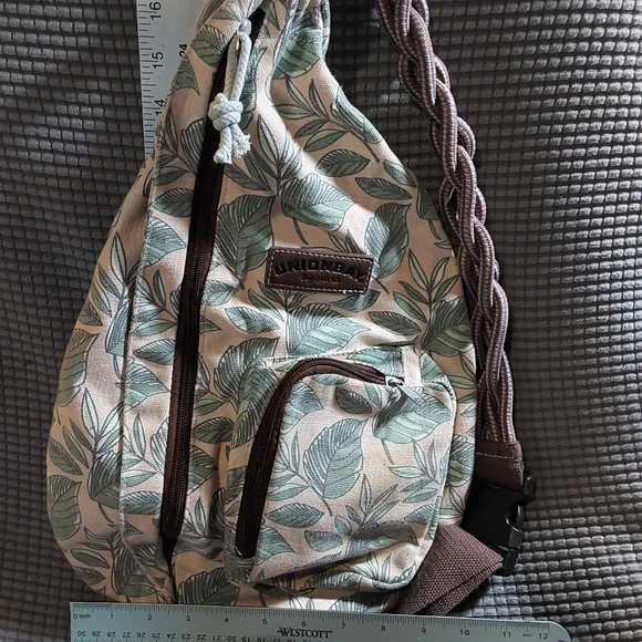 Kavu, Fossil, Unionbay& Thirty one Combo - Picture 2 of 8